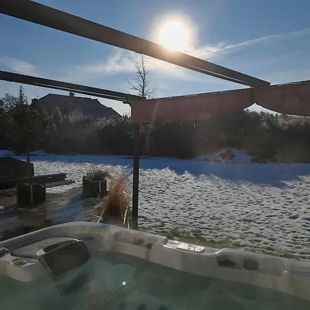 Strefa Zen Z Jacuzzi I Basenem Zerniki Wroclawskie