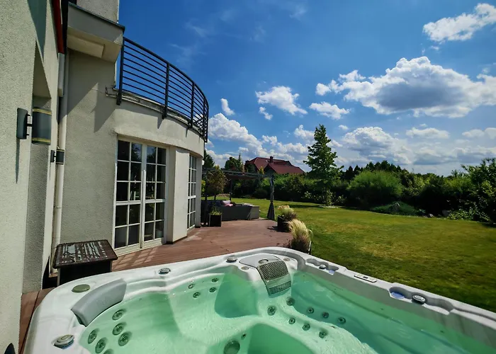 Strefa Zen Z Jacuzzi I Basenem *